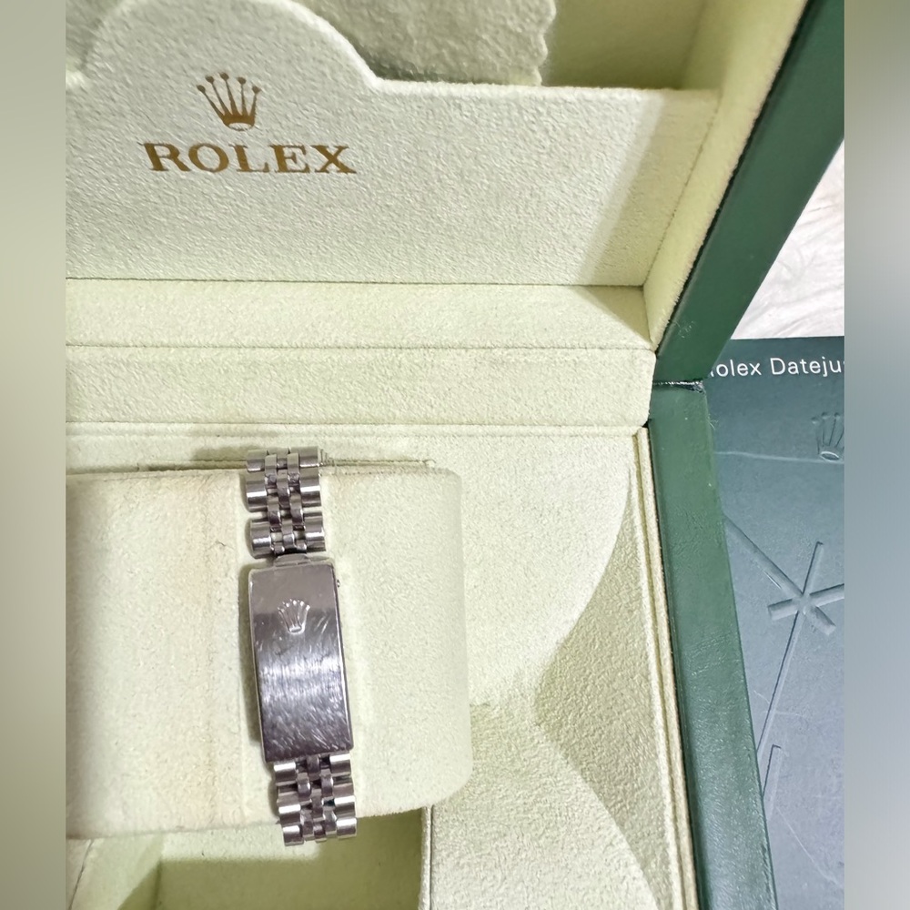 Rolex Oyster Perpetual Featuring a Jubilee Bracelet With Black Dial - Picture 5 of 10